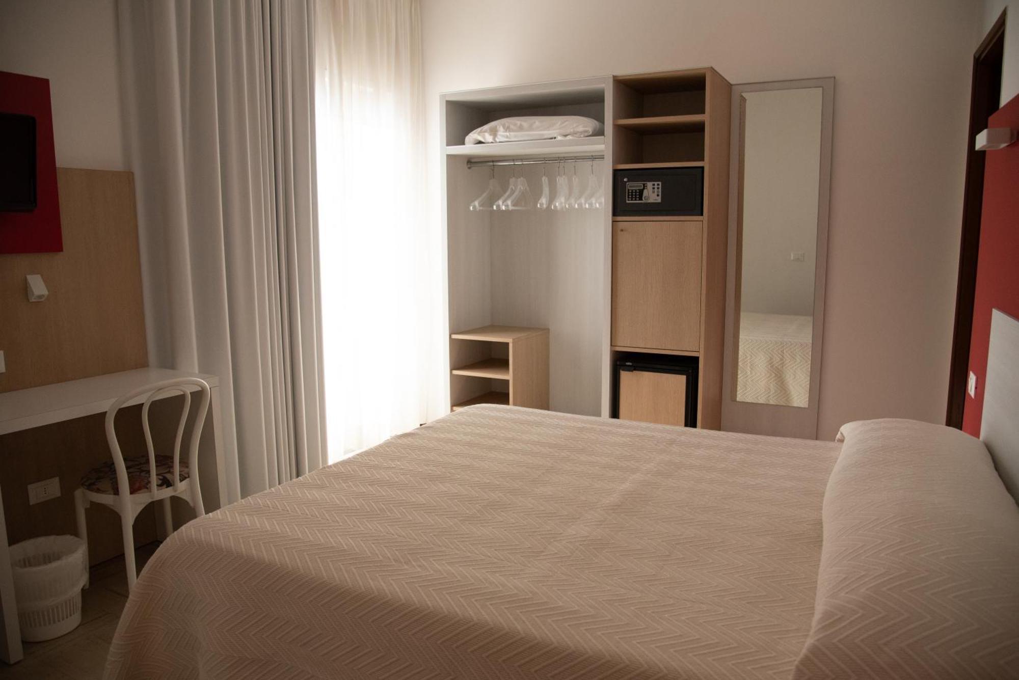 Hotel Eden Grottammare Ngoại thất bức ảnh