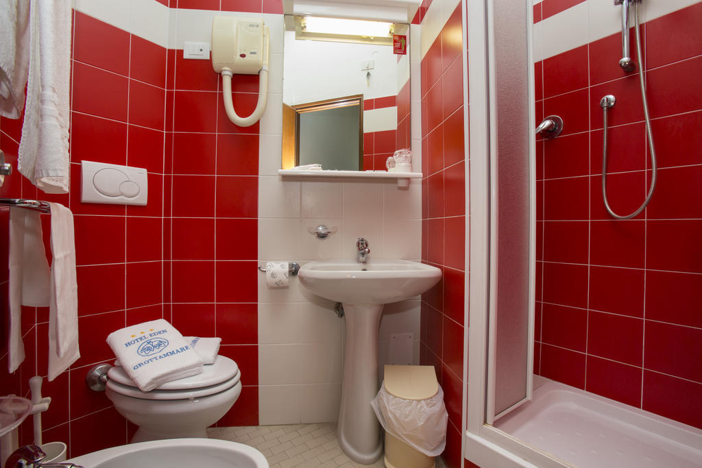 Hotel Eden Grottammare Phòng bức ảnh