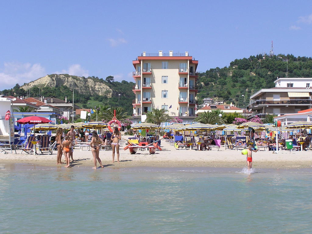 Hotel Eden Grottammare Ngoại thất bức ảnh